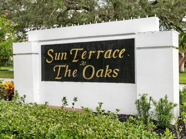 9904 Chapman Oak Court, Palm Beach Gardens, FL 33410