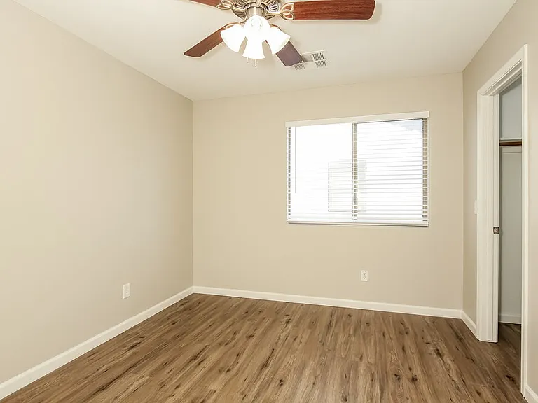 12121 W Avenida Del Rey — Photo 13