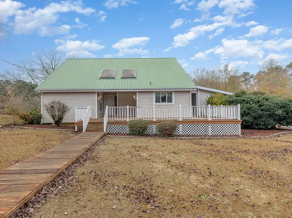 104 Crepe Myrtle Ln, Dunn, NC 28334