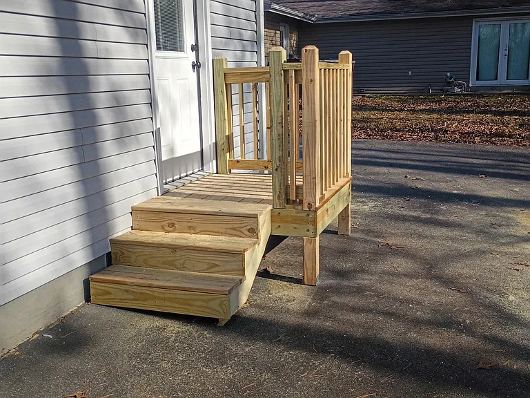 101 Edmonds Dr — Photo 2