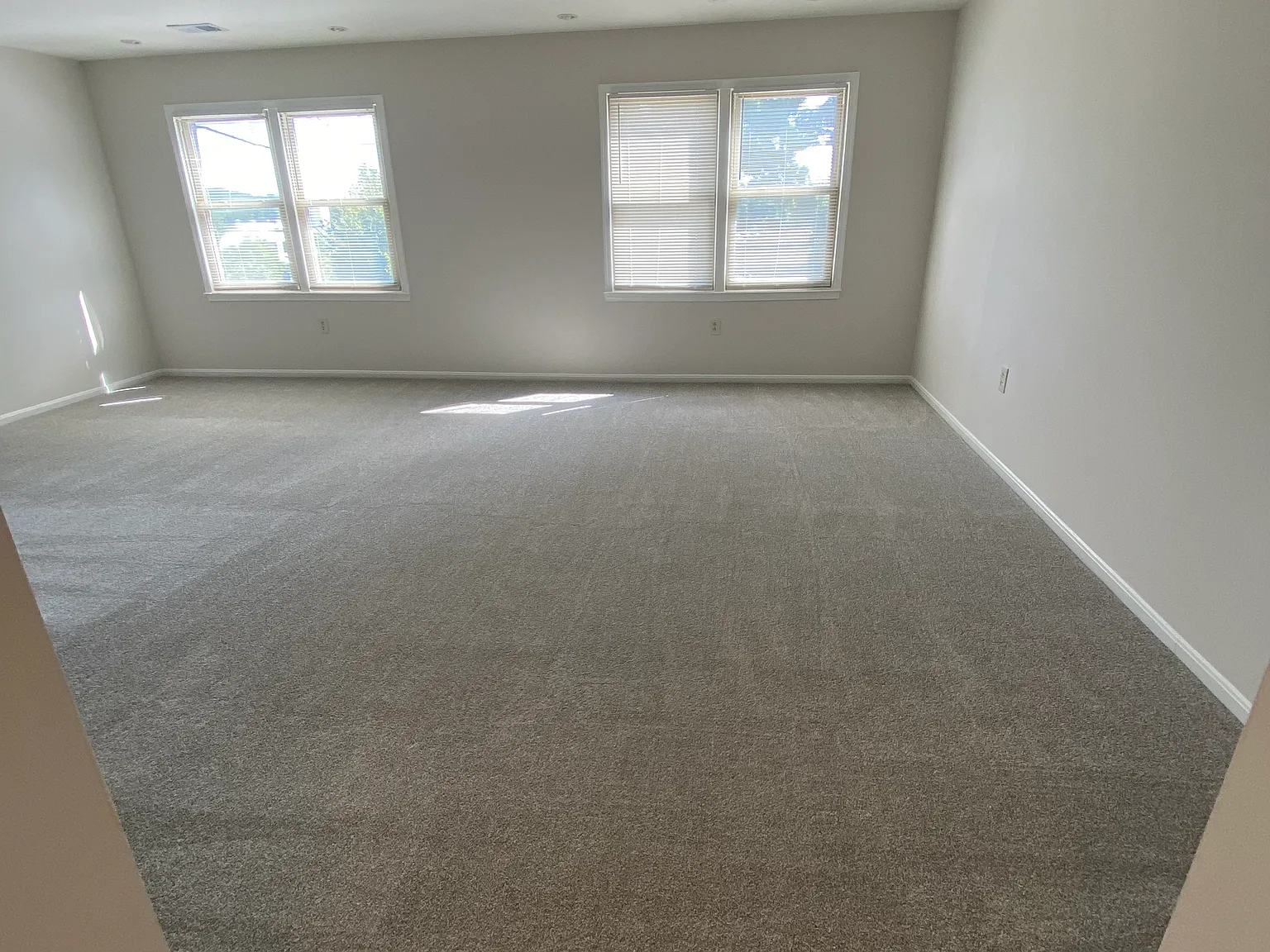 3 bed, 2.5 bath, 1524 sqft, $3,200 — Photo 3
