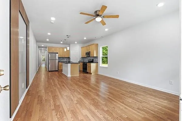 3 bed, 2.0 bath, 1330 sqft, $1,700 — Photo 2