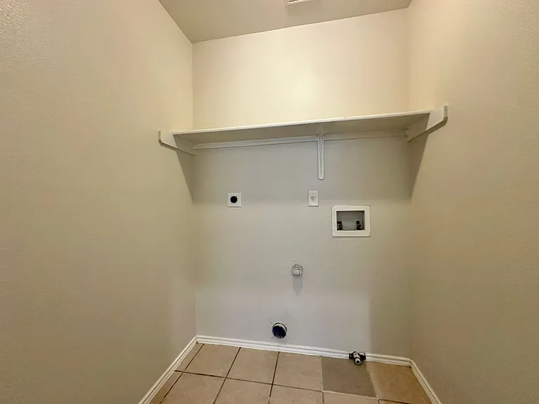 1806 Lobrecht Ct — Photo 35