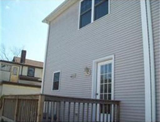 2nd image of 64 Menlo St Unit 10