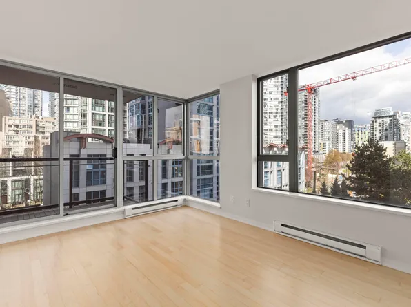 1295 Richards St #701, Vancouver, BC V6B 1B7