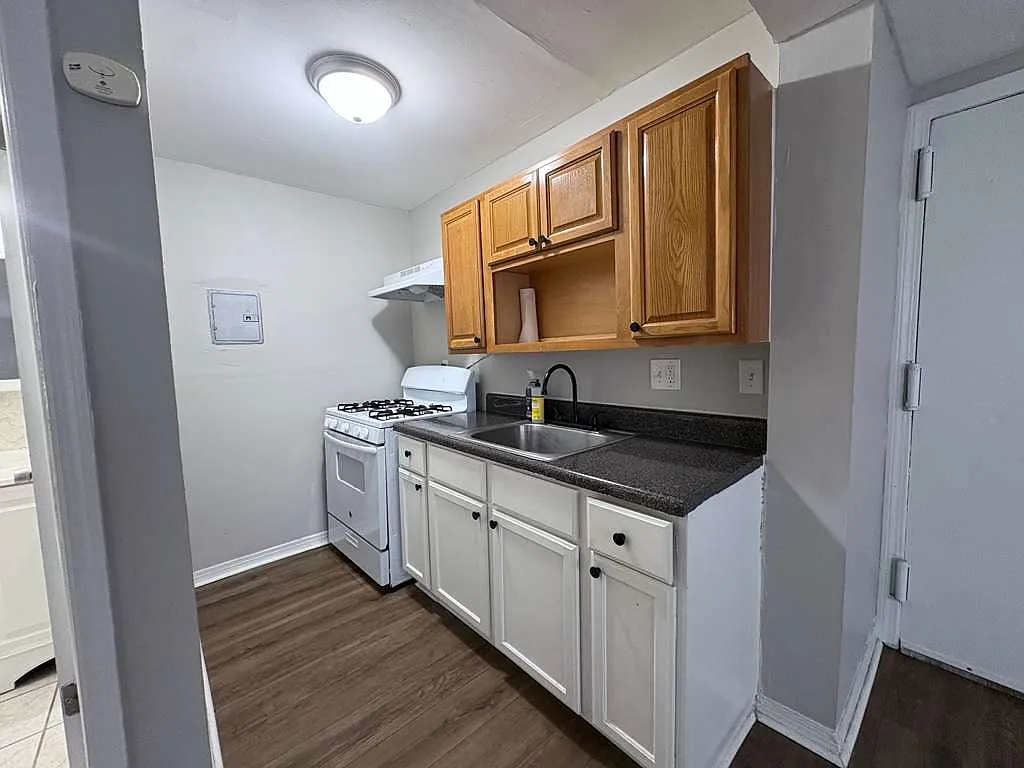 104 Sherman Ave — Photo 3
