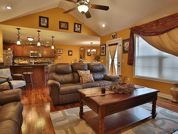 4th image of 119 Victory Lake Dr