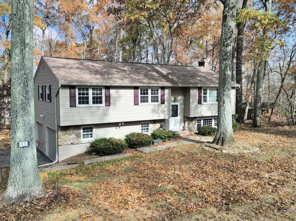 17 Dogwood Road, Tolland, CT 06084