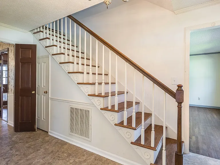 2016 Eagleton Cir — Photo 6