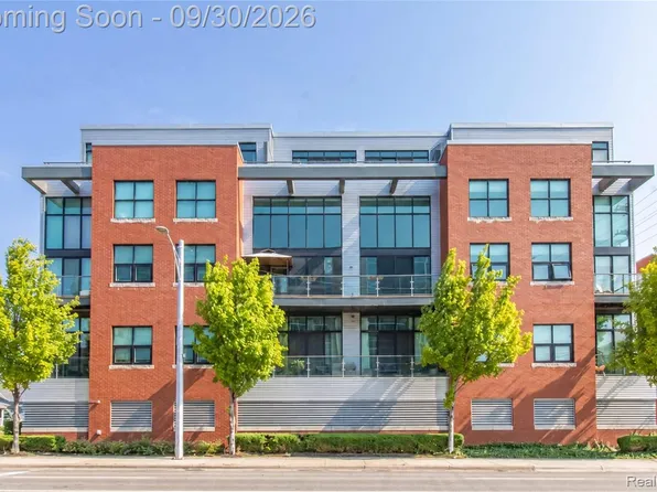 100 N Center St Unit 302, Royal Oak, MI 48067