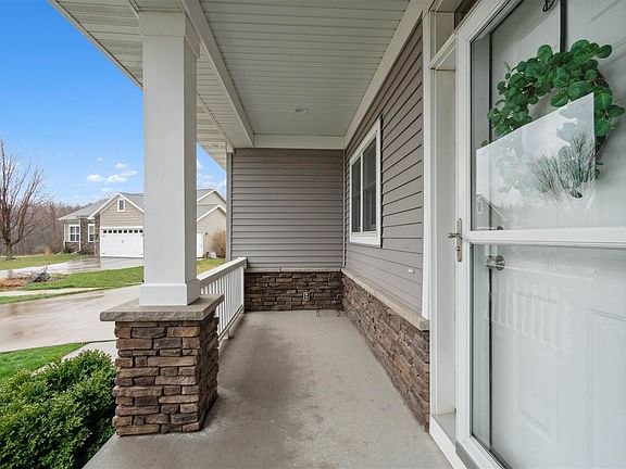 3rd image of 707 Ground Plum Cir