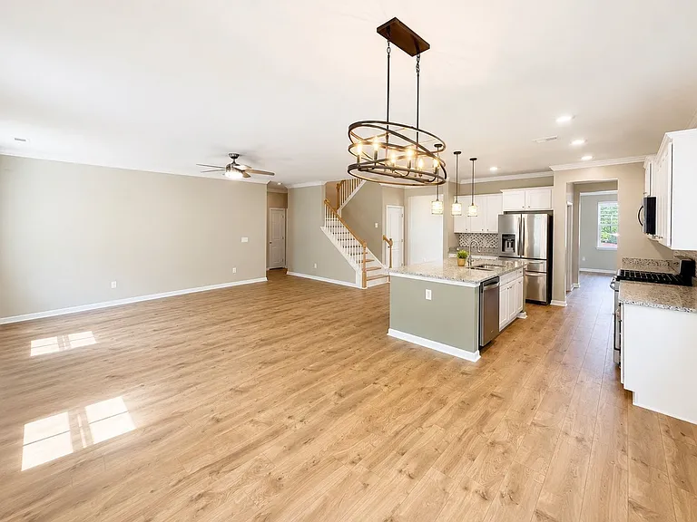 119 Cherry Grove Dr — Photo 6