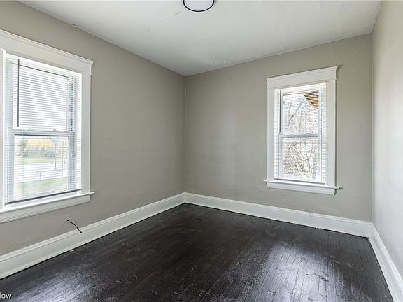 5th image of 13815 Idarose Ave