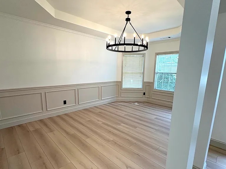 1244 Saint James Pl — Photo 6