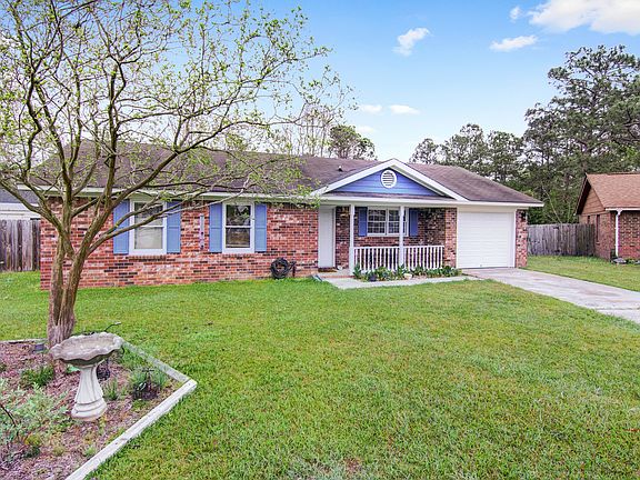 3rd image of 105 Gatehouse Dr