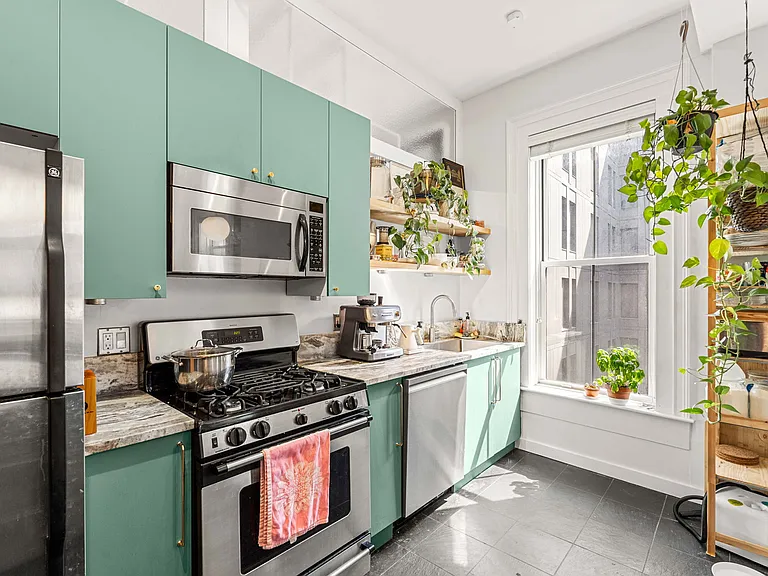 10 Williams St #33 — Photo 9