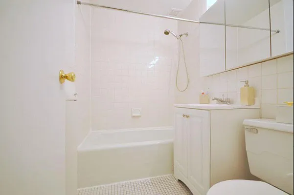 Rented by Compass | media 19