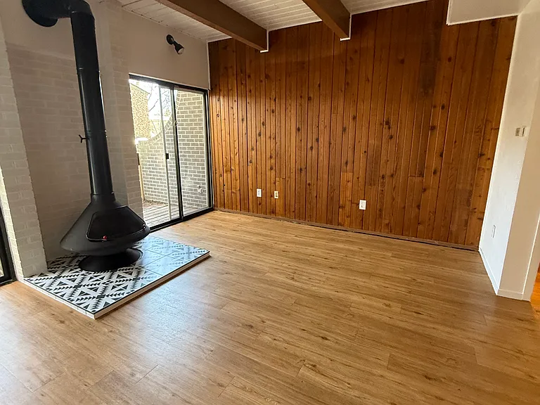 1900 Canyon Blvd #205 — Photo 2