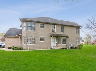 188 McLaren Dr S, Sycamore, IL 60178