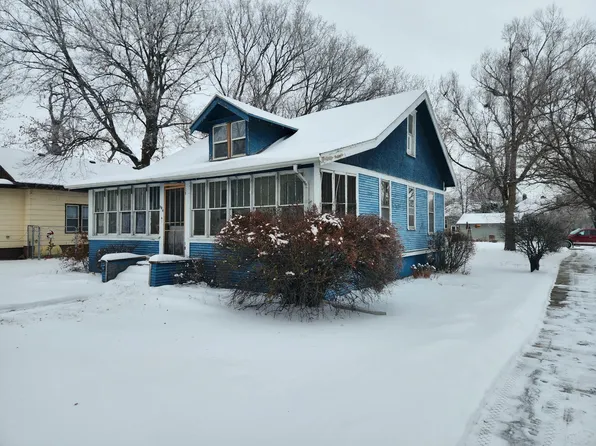 1186 Dakota Ave S, Huron, SD 57350