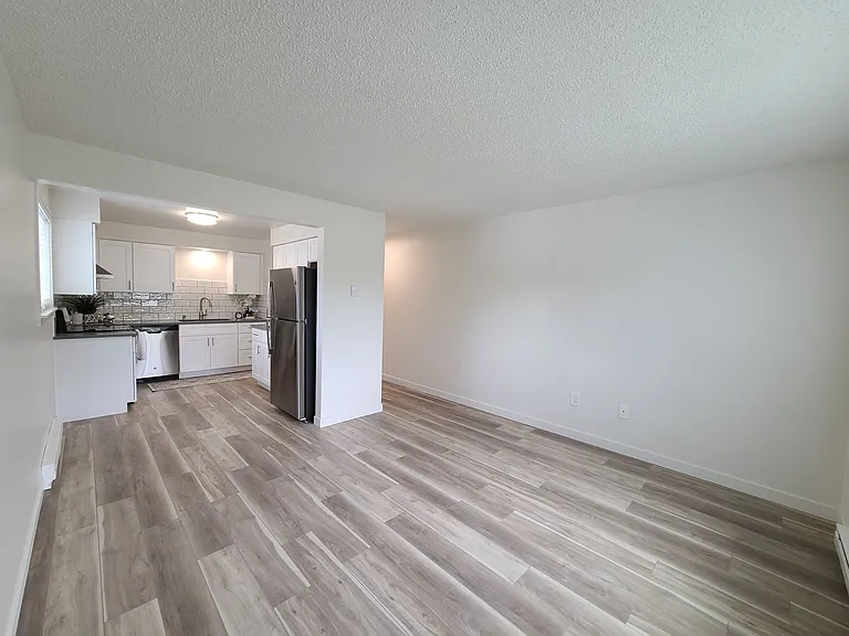1013 E Sharp Ave — Photo 20