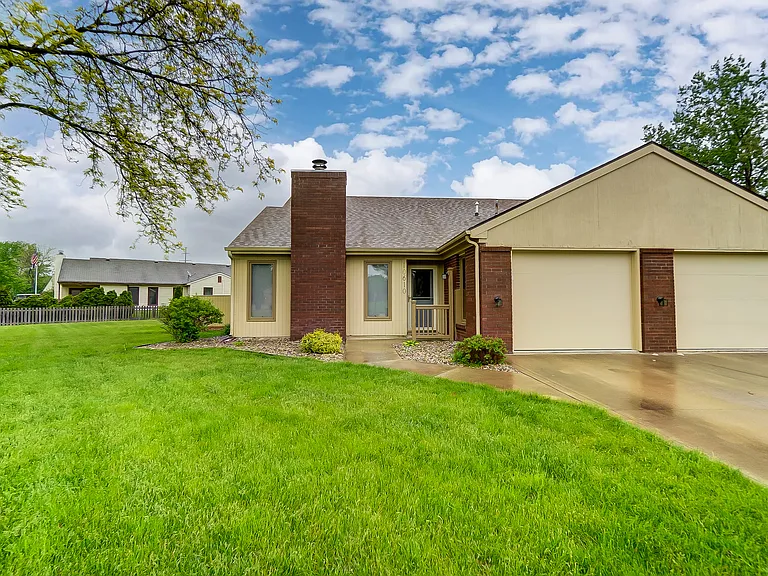10610 Wood Flower Ct — Photo 1