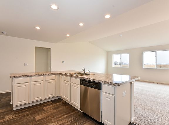 4th image of 1675 Serenity Dr
