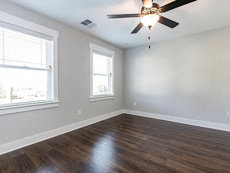 651 N O'Neil Street — Photo 4