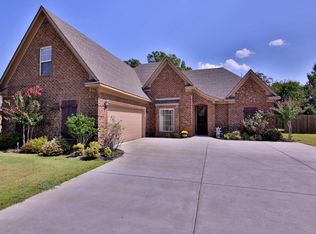 2716 Della St, Hernando, MS 38632