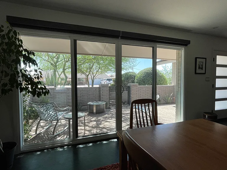 1054 E Fairmont Dr — Photo 4