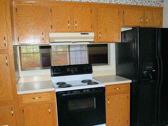 2nd image of 1007 Meadowbrook Dr