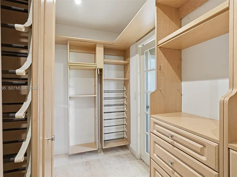592 Fernwood Rd #B — Photo 20