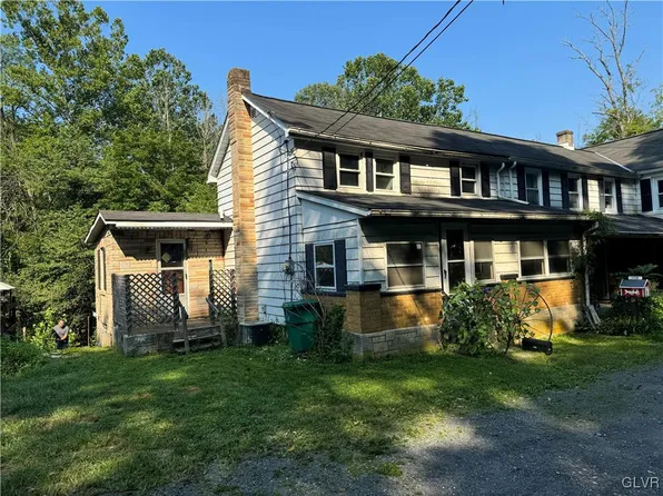 1716 Coal Yard Rd, Bethlehem, PA 18015