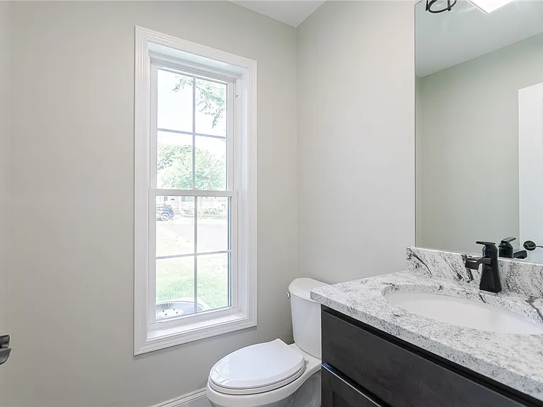 16 Cottage St — Photo 9