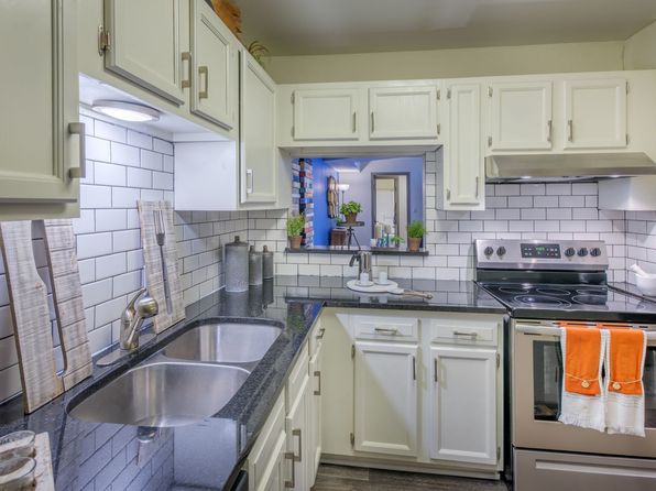917 7th Ave #C204