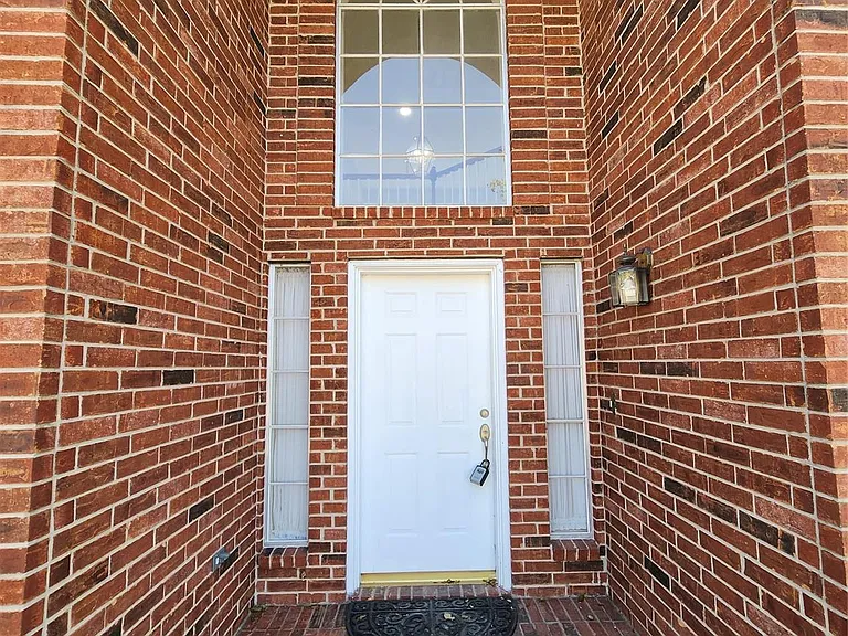 14335 Berrington Dr — Photo 33