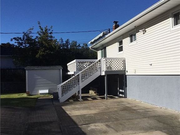 3rd image of 4 Dexter Ln