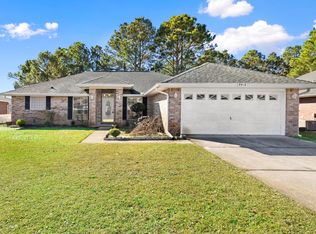 9918 Parker Lake Cir, Navarre, FL 32566
