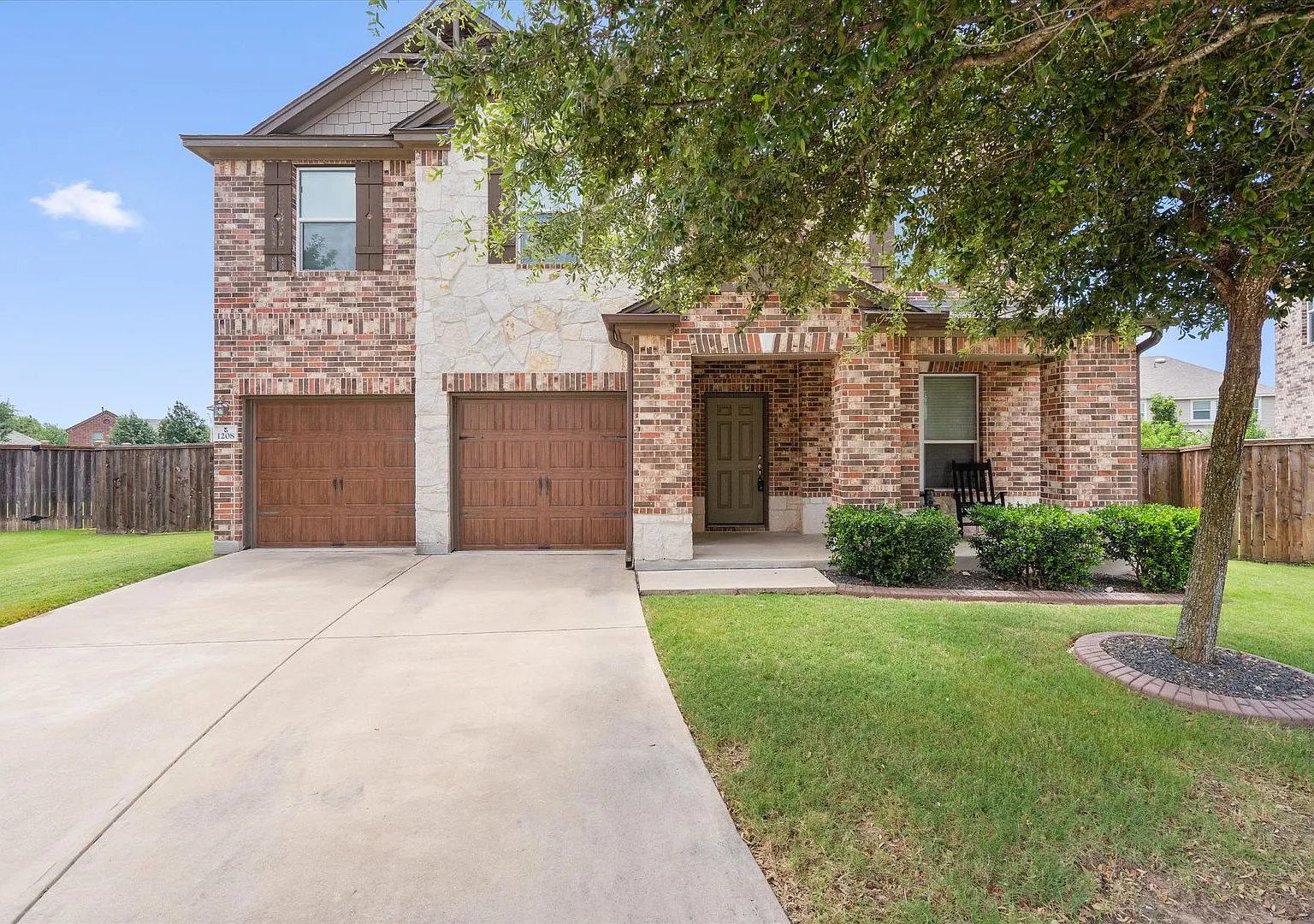 Lively 5 Bedroom, 3.5 Bath, 2-Story Home in Leander! — Photo 1