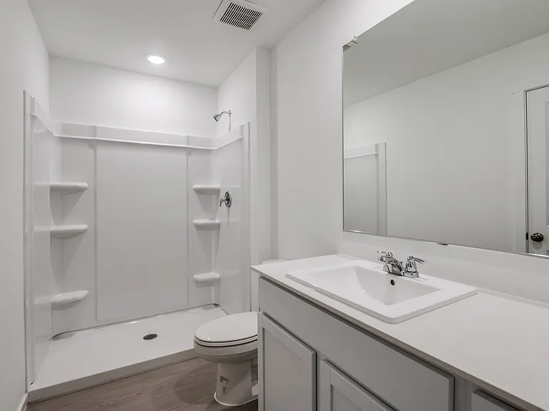 538 Montclair Ave — Photo 10