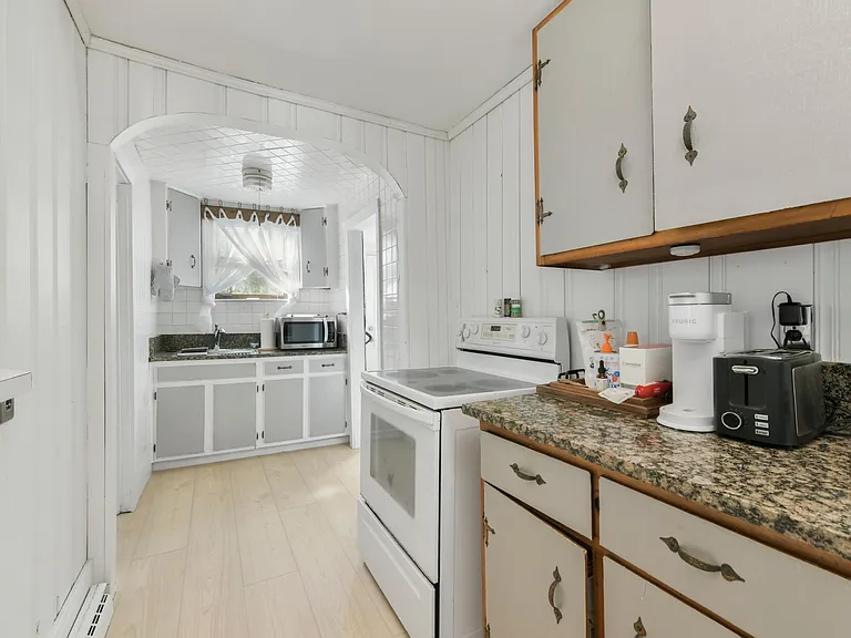 23 Tafts Ave #3 — Photo 5