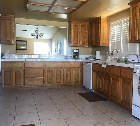 2nd image of 18330 Lakeview Dr