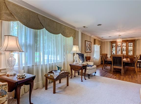 5th image of 7335 Hidden Lake Cir