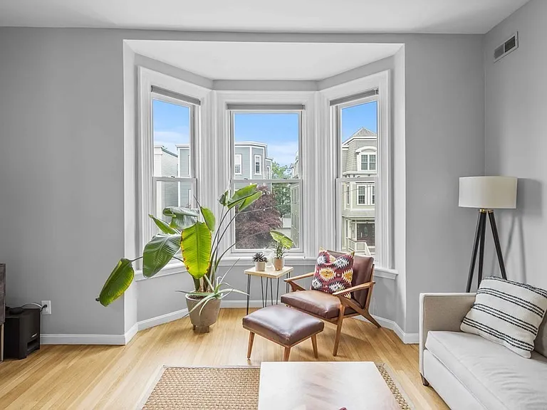 8 Mount Vernon St #2 — Photo 4