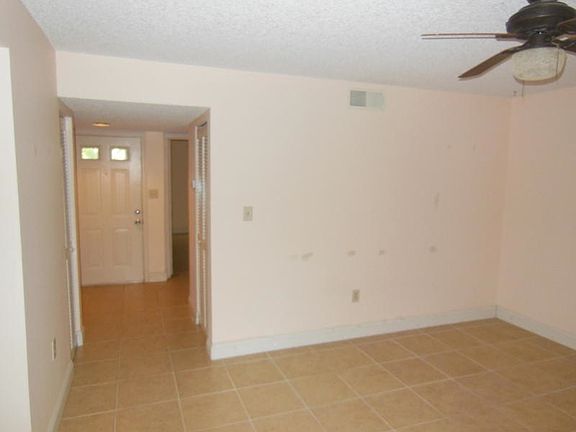 3rd image of 19115 Glenmoor Dr