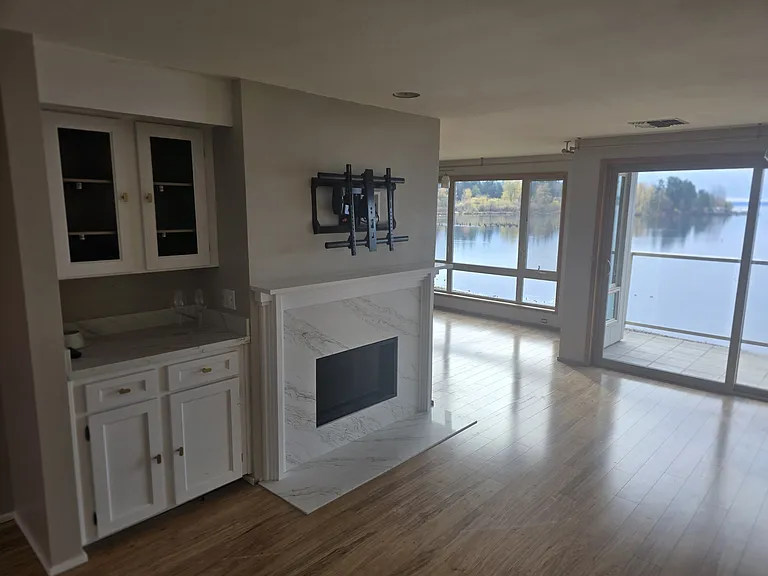 Nice sized bar area located next to Fireplace in Large (16ftx20ft) living room next to Fireplace