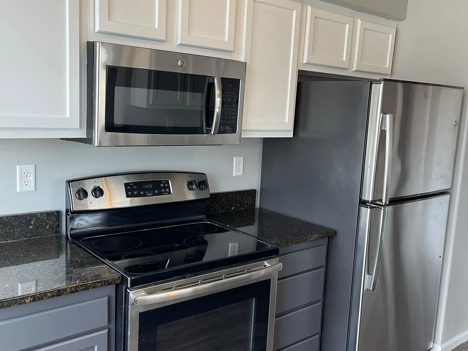 2 bed, $2,404 — Photo 3