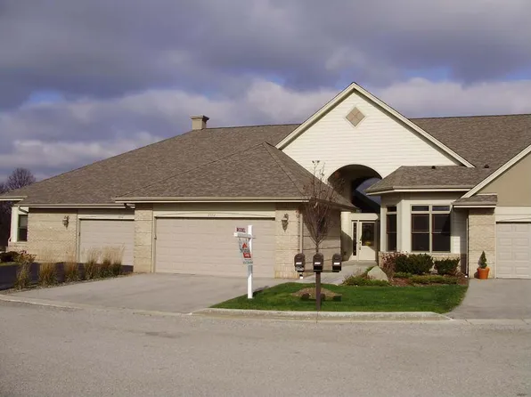 7512 W Tuckaway Pines Cir #11, Franklin, WI 53132