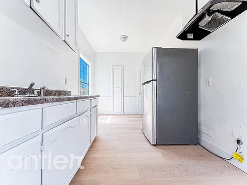 928 1/2 W 78th St #L1 Photo 1