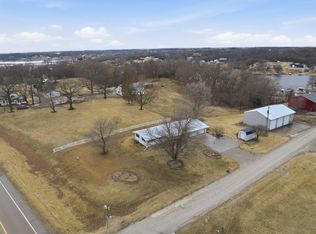 112 Sunrise Ln, Montezuma, IA